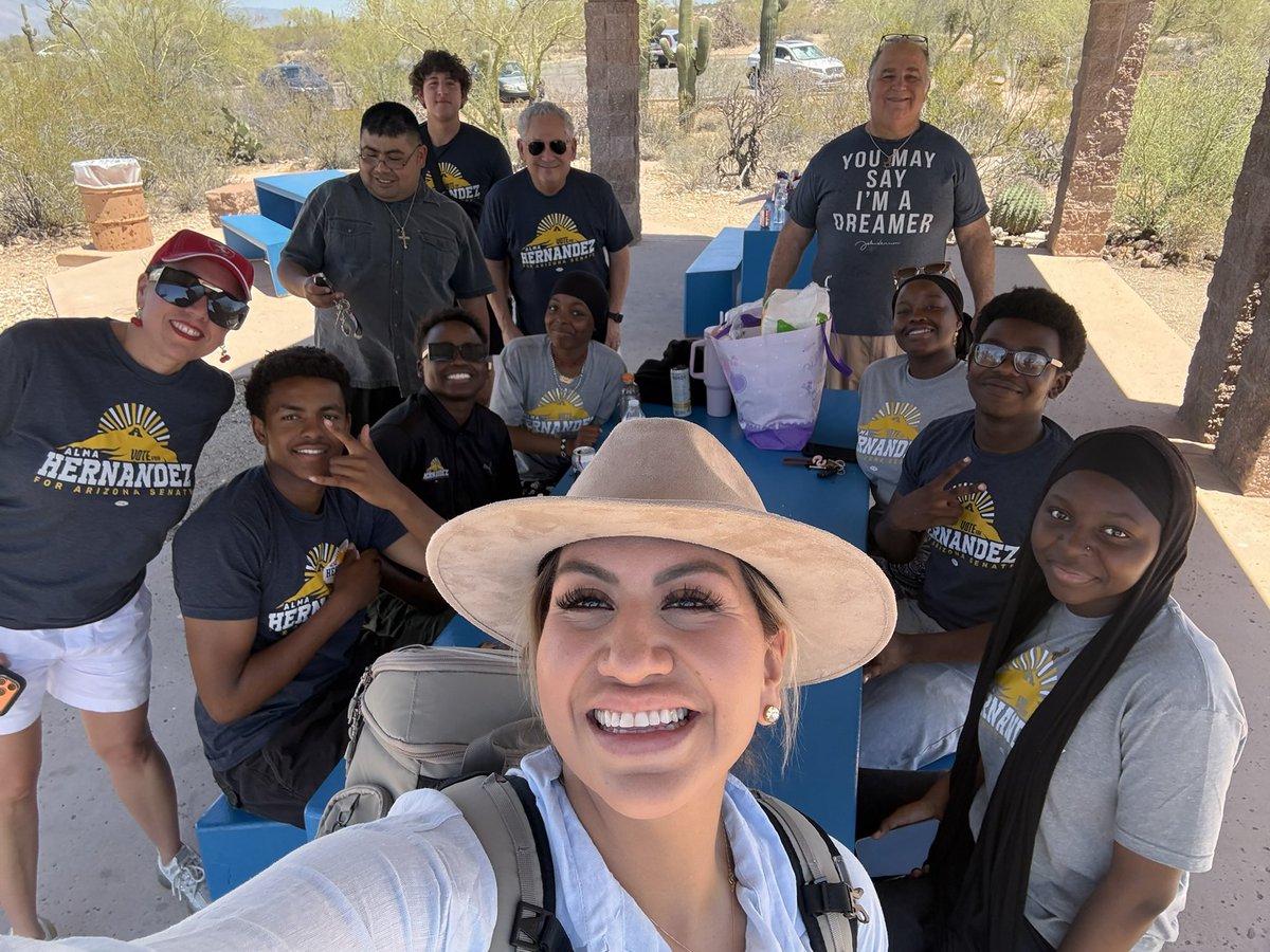 almaforarizona's tweet photo. Ballots drop in 6 weeks! I am blessed to have the BEST team. We will never be outworked, that's a fact. Join us we have doors to hit, voters to meet🙅🏽‍♀️💅moving forward, any request that doesn’t involve us walking together for votes, sorry talk to me in a few weeks 👋
#azleg #ld20 https://t.co/omjrAFpxqj