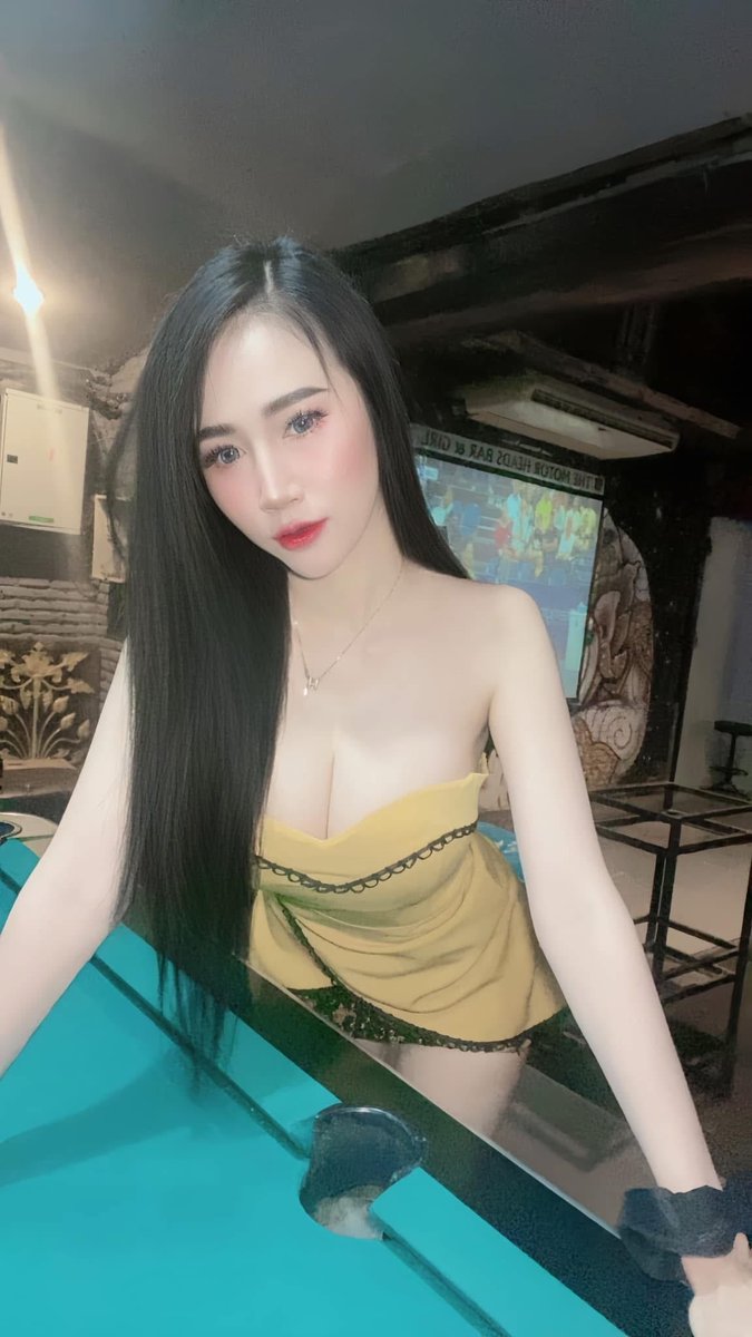 April Lee tweet media
