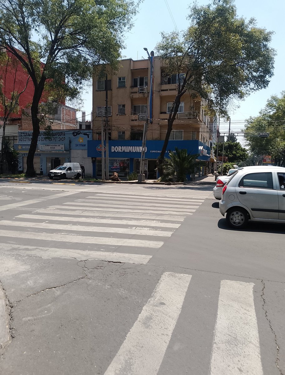 RTalacho's tweet photo. URGE ⚠️ semáforo 🚦 para peatones en el cruce de calle San Borja y Av. Cuauhtémoc (eje 1 Pte.) dura poco y es un peligro para cruce de ancianos y personas con limitada movilidad @ReportesBJ  @BJAlcaldia @UCS_GCDMX @locatel_mx @SSC_CDMX @VecinosBJMx @Semovi_CDMX https://t.co/AzdJEimTsr