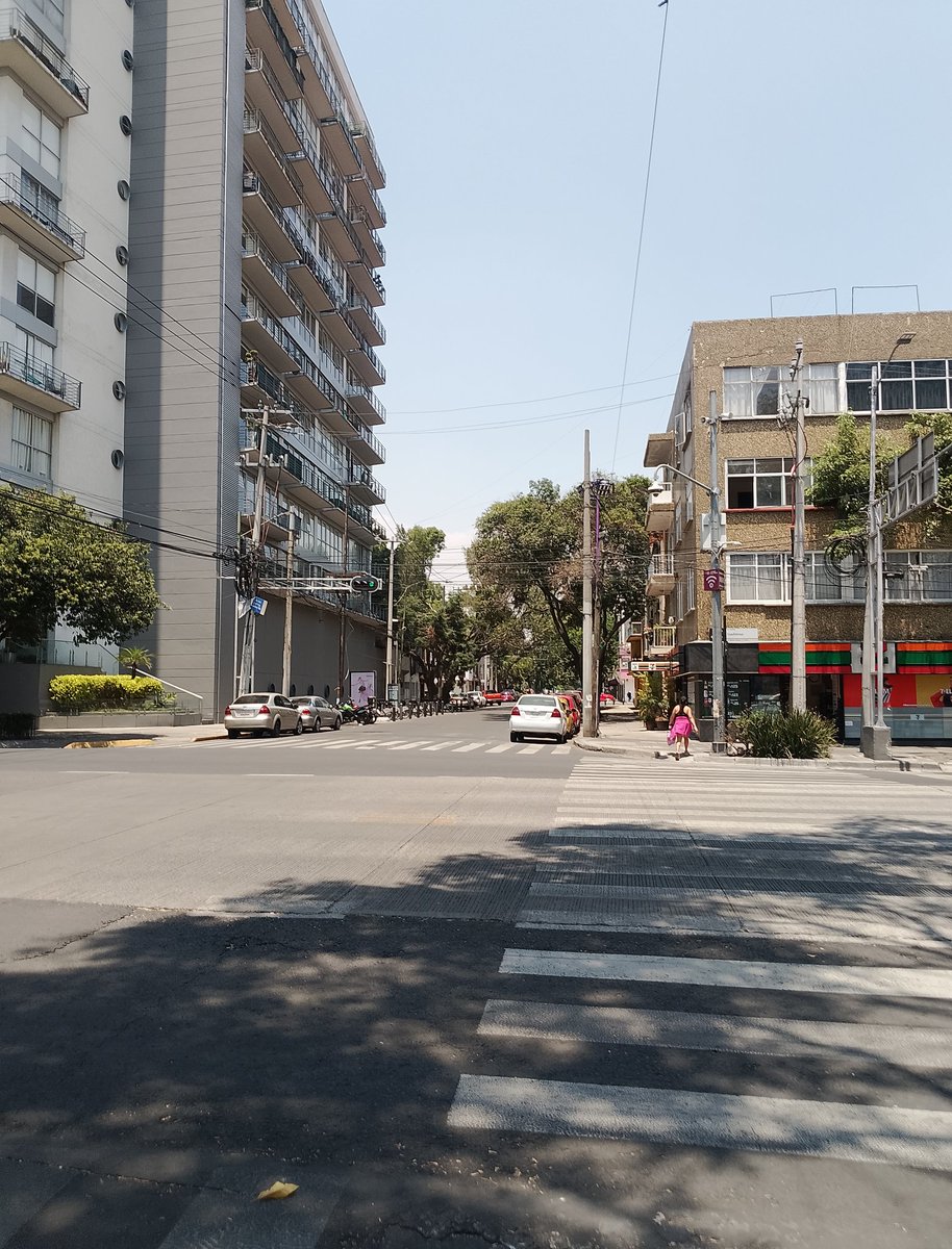 RTalacho's tweet photo. URGE ⚠️ semáforo 🚦 para peatones en el cruce de calle San Borja y Av. Cuauhtémoc (eje 1 Pte.) dura poco y es un peligro para cruce de ancianos y personas con limitada movilidad @ReportesBJ  @BJAlcaldia @UCS_GCDMX @locatel_mx @SSC_CDMX @VecinosBJMx @Semovi_CDMX https://t.co/AzdJEimTsr