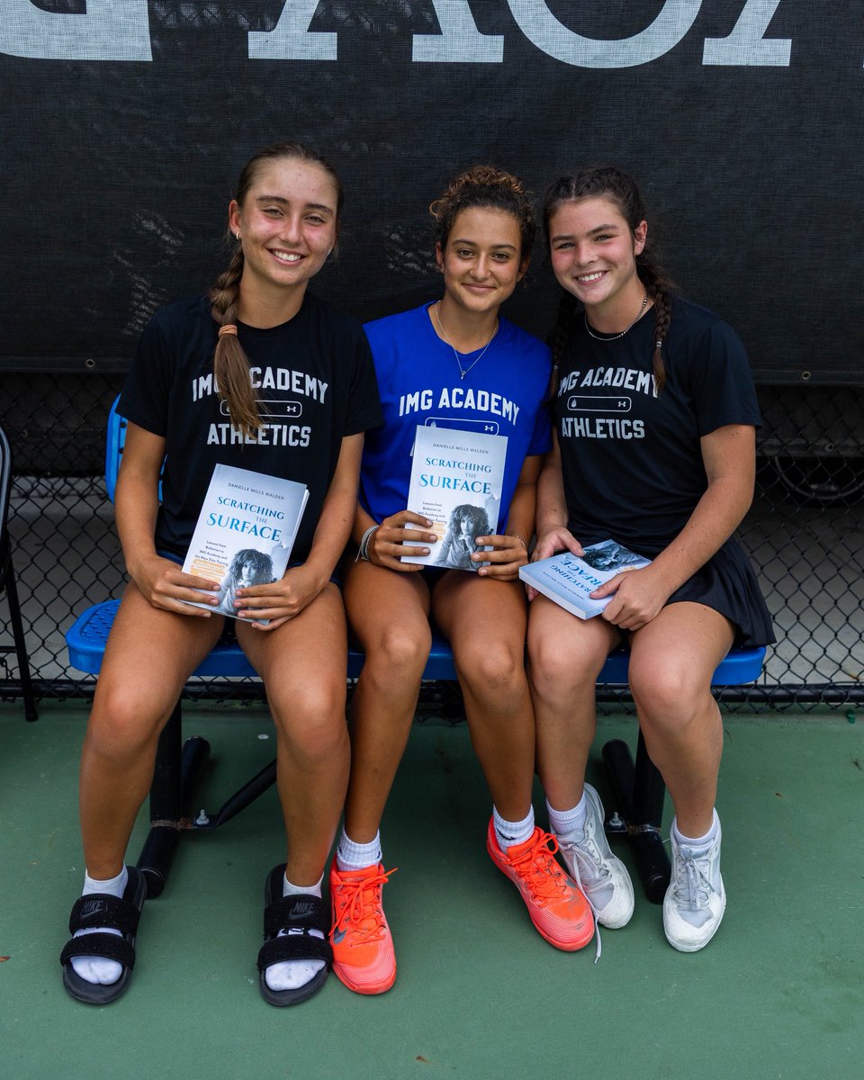 IMGATennis's tweet photo. Empowering the next generation 💙
 
IMG Academy alumna @Daniellemwalden returned to campus to speak with the girls tennis program about her new book, Scratching the Surface! 👏 https://t.co/lShDJSSpB8