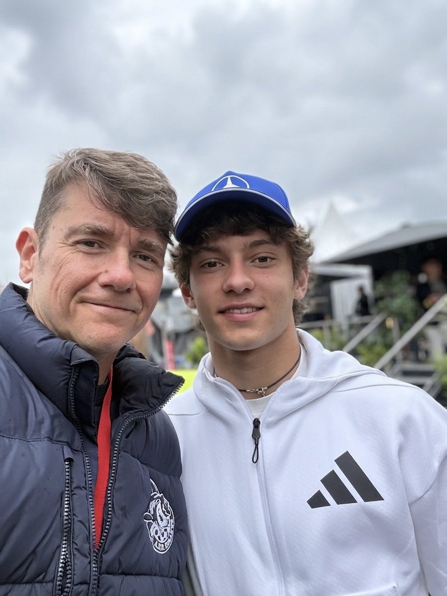 ELodolini's tweet photo. Ieri a Misano ho avuto l’onore e il privilegio di stringere la mano a #KimiAntonelli 

Uno di quei momenti che ti restano, perché senti di essere davanti a qualcosa di speciale: talento, determinazione e futuro negli occhi di un ragazzo destinato a far parlare di sé a lungo.

#f1 https://t.co/1lzQyqeCn5