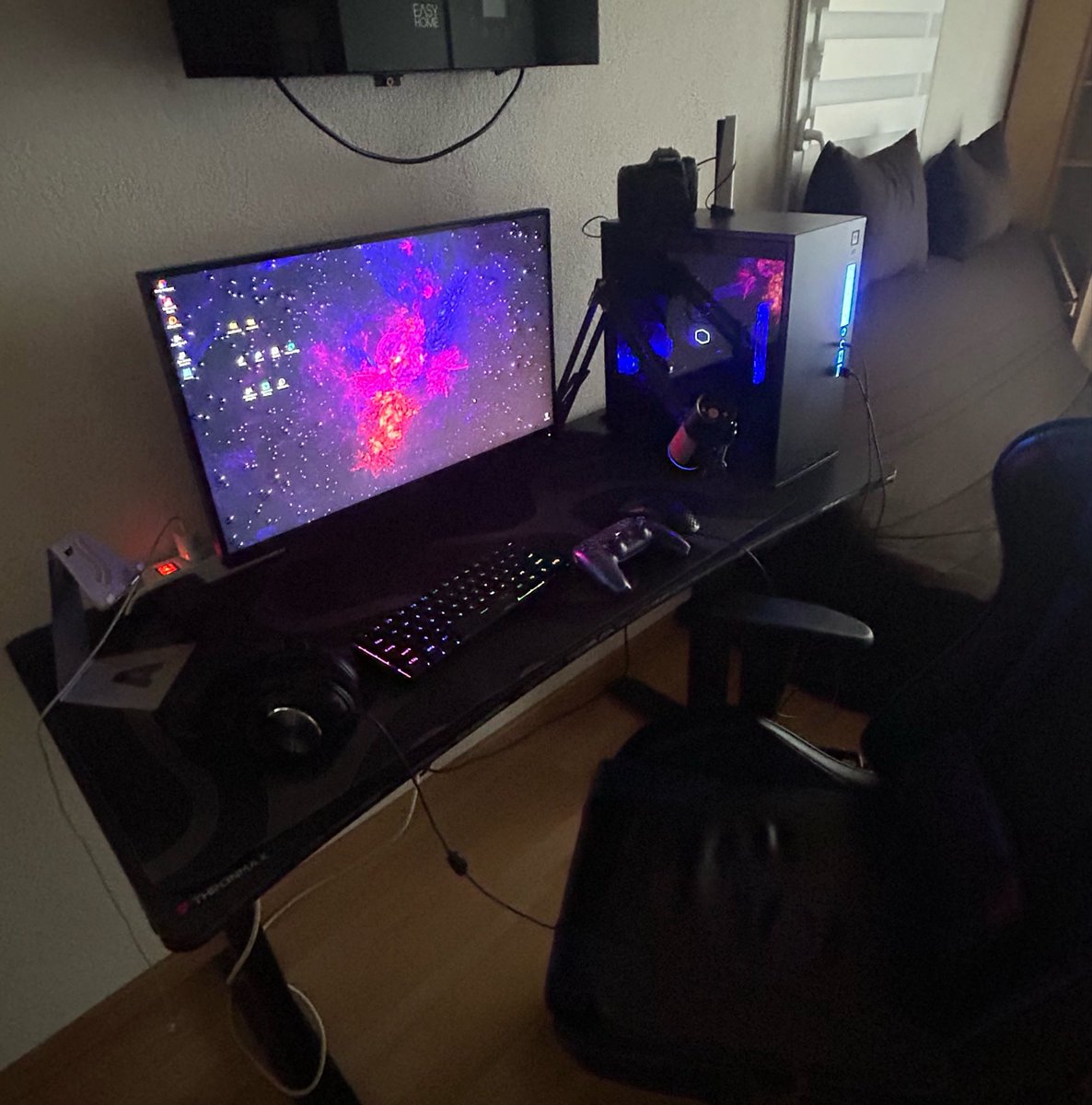 KING_ALS_off's tweet photo. Nouveau setup prêt !!

#setup #KINGALS #fortniteesport https://t.co/klF35KpNf8