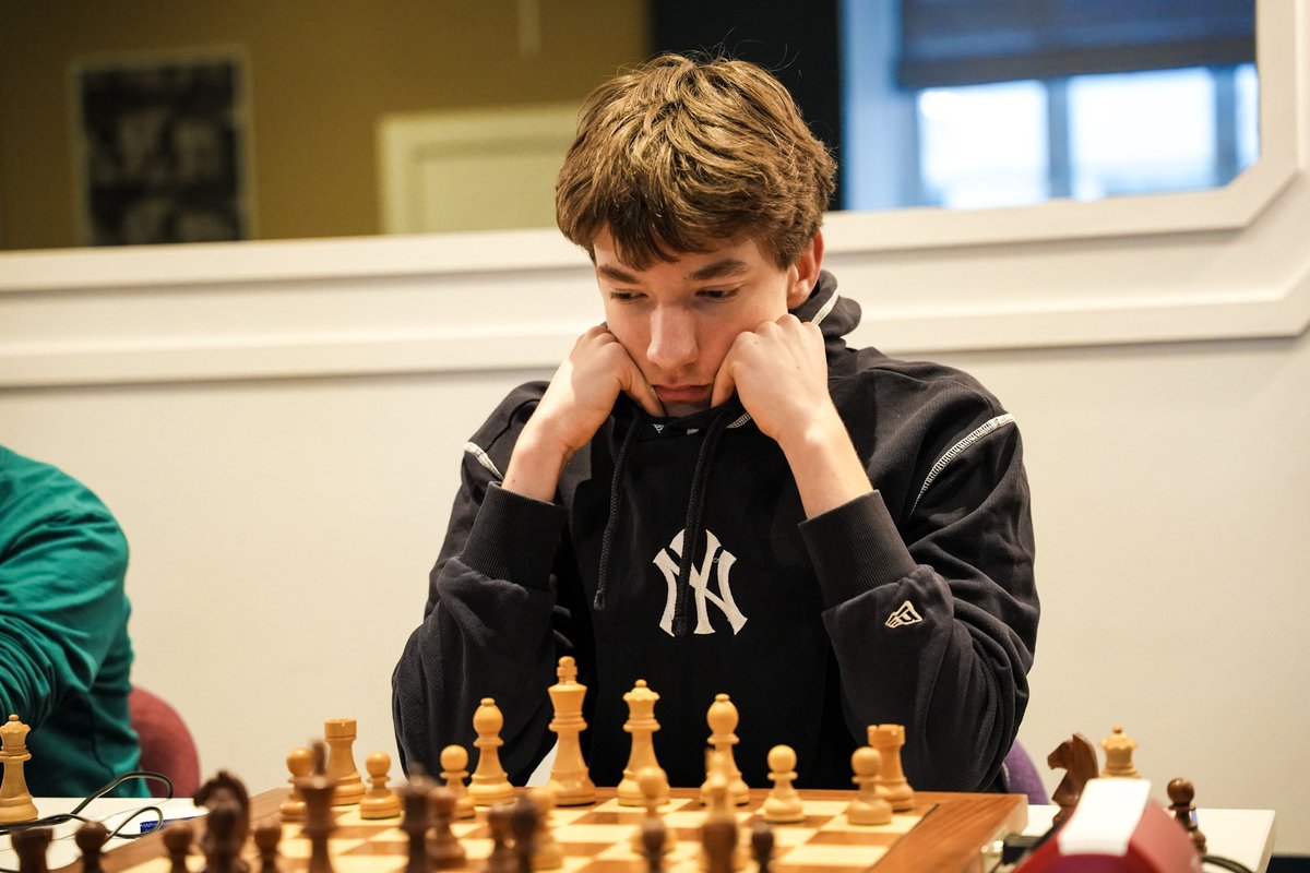 JanisVingris's tweet photo. Vairākkārtējs LV jauniešu čempions šahā FM Miķelis Vingris sniegs simultānspēles seansu radošā kvartāla Veldze atklāšanas pasākumā. Aicinām pieteikties pretiniekus. Priekšroka tiem, kuriem līdz šim nav bijusi iespēja spēlēt šahu ar titulētu meistaru. https://t.co/PbjUhYH5QB