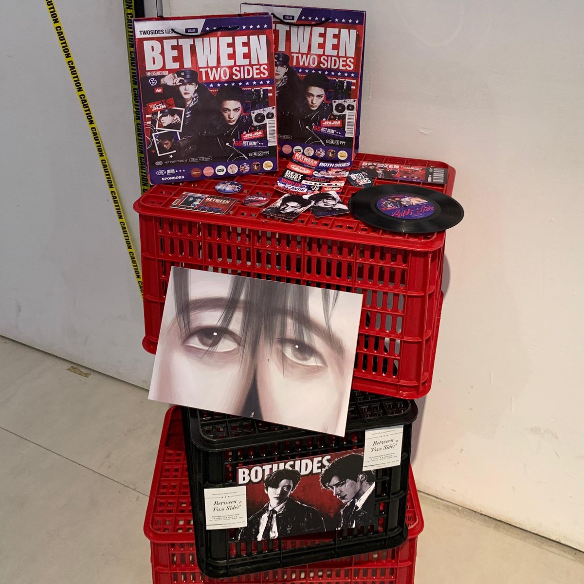 nom1nplace's tweet photo. keren eventnyaa bestt si, goodie bagnya jg gk kaleng"♥️🖤 @nominprojects
#between2sides https://t.co/tVhMyt4Yxp