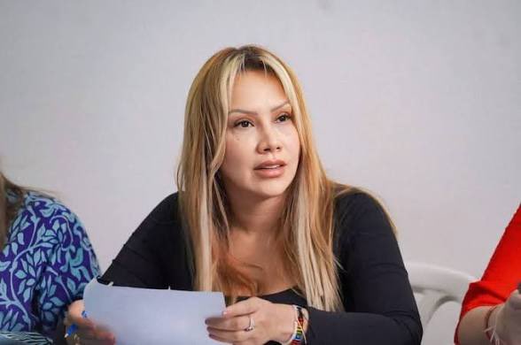 SALVARANM's tweet photo. 🚨 | URGENTE:

La ex consejera presidencial para las regiones, Sandra Ortiz, señalada de estar involucrada en el acto de corrupción de Punta Gallina, Alta Guajira, acaba de recobrar su libertad.

La justicia se le burla a la colombianidad. https://t.co/4x2PbfLnuS