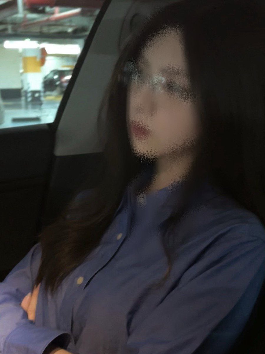 顶美反差御姐变母狗

本来就发现她有点反差但是迟迟突破不了，凑巧她和男友吵架

一路上冷着脸，到了酒店被操成婊子母狗了

@wqganenshi_

#调教 #线下调教 #训狗 #K9 #反差
#南京约调  #指奸 #spanking #拘束 #虐乳 #耳光 https://t.co/VdzogTpCKw