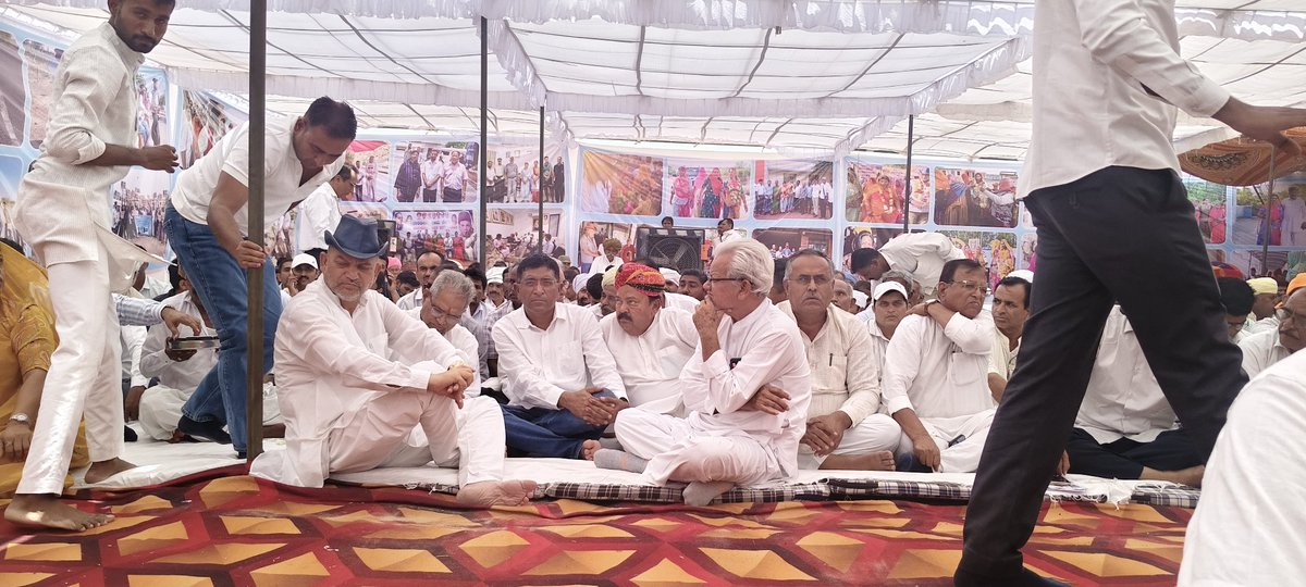 SohanDhanari's tweet photo. शत शत नमन् - समाज सेविका #गंगा मेहना जी 
आदरणीय #ताराराम जी मेहना साहब की जीवन संगिनी गंगा देवी जी का तत्व विलीन होने के उपरांत आज शोकसभा में उपस्थित हुए
🙏🙏💐💐 So Sad
11 मई 2026 https://t.co/kwj9VGVsPJ