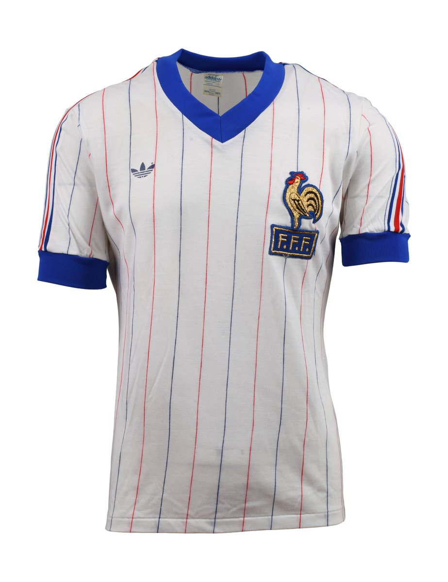 ExpertiseSports's tweet photo. Exceptionnelle vente aux enchères Football - Collections Bossis et Jean-Marie Pfaff avec de nombreux maillots légendaires de la Coupe du Monde 1982 - 1986 - 1998, le samedi 23 mai 2026 à partir de 13 h 30 à la salle des ventes VV Millon - Quartier Drouot à Paris au 3 rue Rossini. https://t.co/tTjWFmh1c7