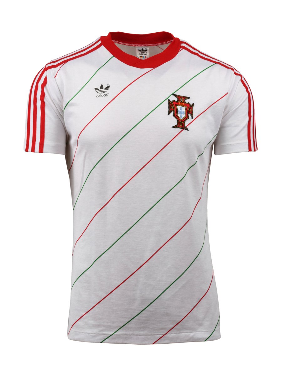 ExpertiseSports's tweet photo. Exceptionnelle vente aux enchères Football - Collections Bossis et Jean-Marie Pfaff avec de nombreux maillots légendaires de la Coupe du Monde 1982 - 1986 - 1998, le samedi 23 mai 2026 à partir de 13 h 30 à la salle des ventes VV Millon - Quartier Drouot à Paris au 3 rue Rossini. https://t.co/tTjWFmh1c7