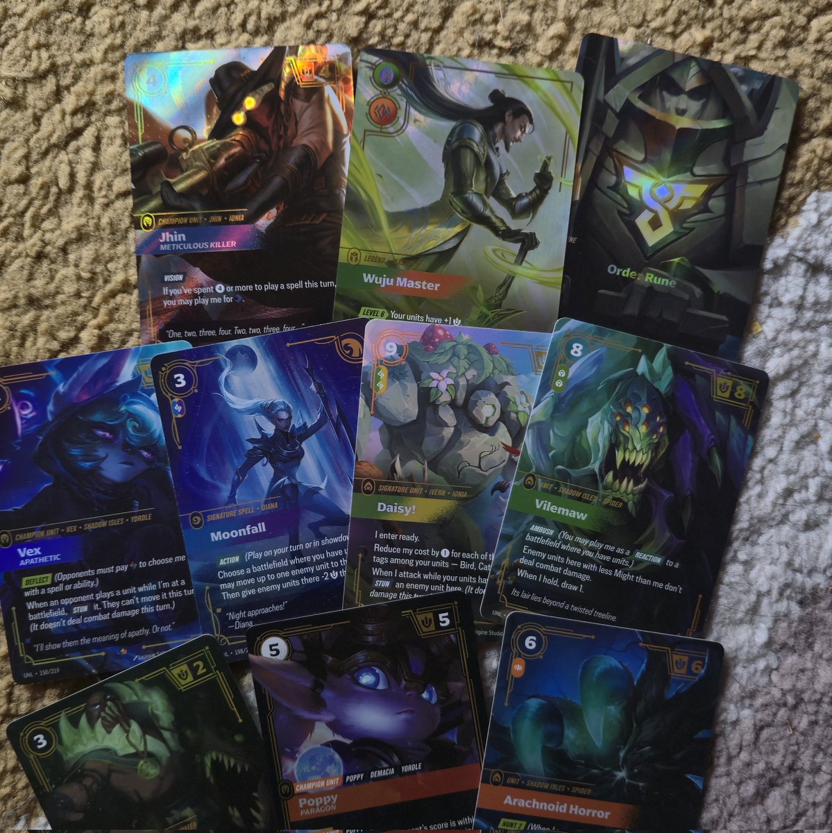 SystemOfLou's tweet photo. Avec du retard, les hits de ma display @playriftbound 🙇‍♀️

Pas de Vex overnumbered, mais je suis plutôt contente des cartes 💜 https://t.co/knBdFFxrnM