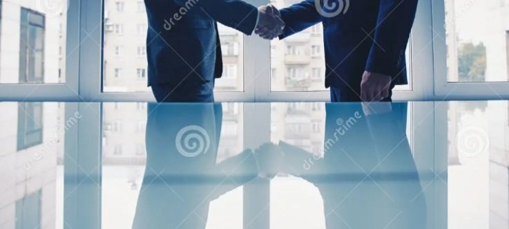 URUGUAY:
ALTERNANCIA PRE-ACORDADA?
En mi actividad profesional de estratega internacional de campañas electorales, he observado con frecuencia fenómenos políticos que no son conocidos del público, ni de los medios, ni de los electores. Uno de ellos, cada vez más frecuente, es el