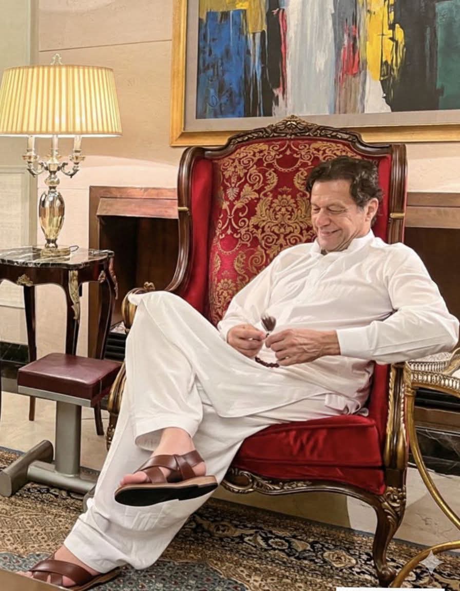irdkpk's tweet photo. سیاسی اختلاف جیلوں سے ختم نہیں ہوتے بلکہ مزید شدت اختیار کرتے ہیں۔
عمران خان کی حمایت پہلے سے زیادہ مضبوط ہو چکی ہے۔
@TeamiPians
#ImranKhanUnjustlyJailed https://t.co/eMF8S0MWBl