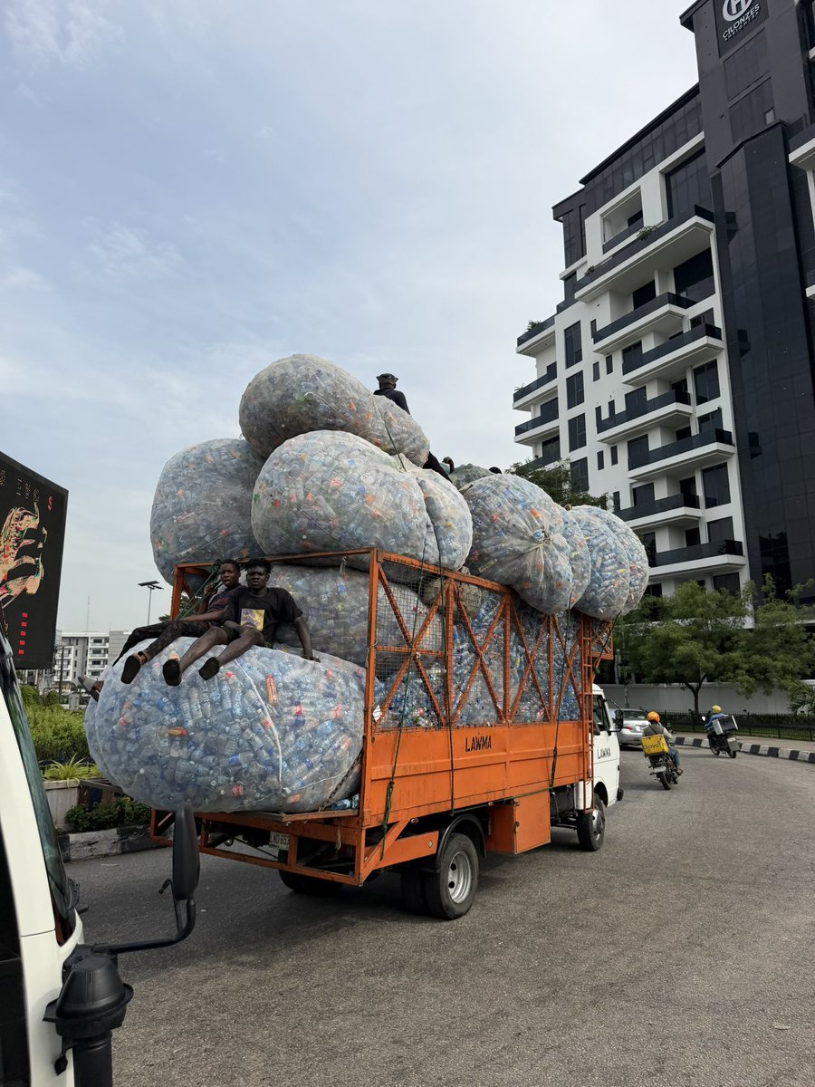YL_IN_LAGOS tweet media
