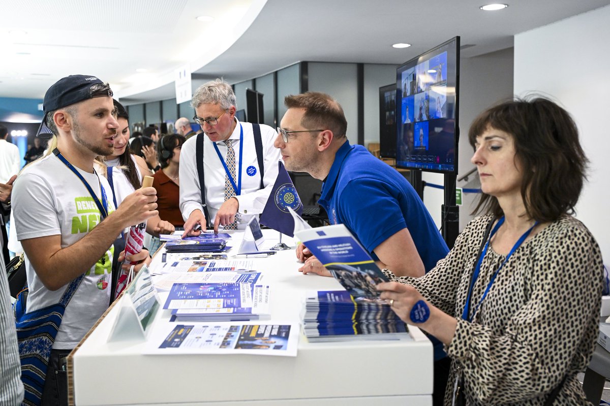 UEDouglasCarp's tweet photo. As I enter my last week in Civilian Operations it was super to join our CivOpsHQ stand at Europe Day. 10 000 visitors to EEAS, interest from young and old. Thanks to our mission members online to speak to the public, and to our great team of volunteers! Goodbye!
@EUSec_Defence https://t.co/FKxNjLdn5y