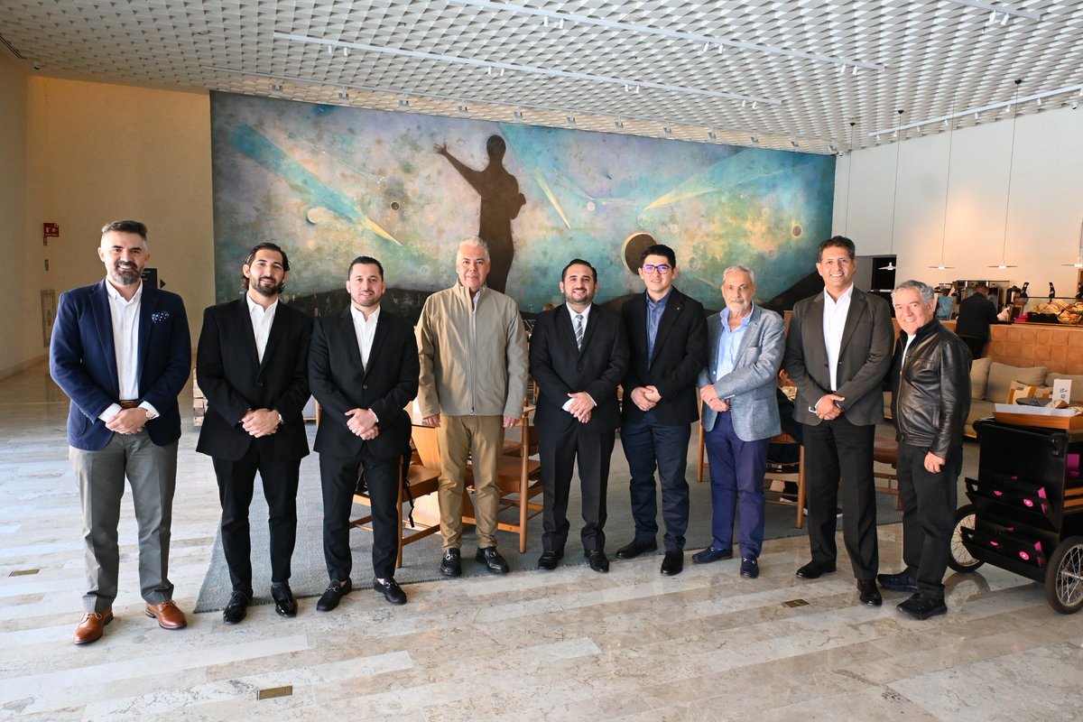 JordyAbraham's tweet photo. Fue un gusto sostener una muy buena conversación con Ignacio Alarcón Rodríguez Pacheco, Presidente Nacional de la @CANIRAC, con quien compartimos ideas y puntos de vista sobre el presente y futuro del turismo y la gastronomía en #Yucatán.

Durante el encuentro abordamos temas relevantes para el sector, entre ellos la llegada de la @GuiaMichelin_ES  al estado y las oportunidades que esto representa para seguir posicionando a Yucatán como un destino gastronómico de referencia a nivel nacional e internacional.

Agradezco la disposición, apertura y visión de Taico Alarcón para construir puentes de colaboración y trabajar de manera coordinada con el Consejo Empresarial Turístico de Yucatán (@CeturYucatan). Sin duda, este tipo de encuentros fortalecen la vinculación y generan ideas importantes para seguir impulsando al sector turístico.