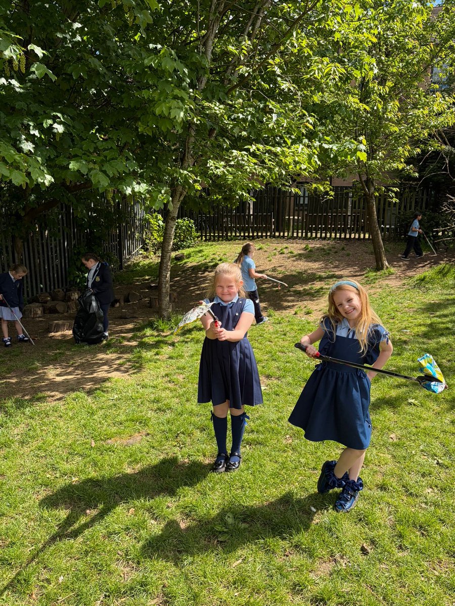StBernardsPS's tweet photo. Primary 3b were out litter picking this afternoon! ๐ฏ๐๏ธ๐ฎ #ecoschool #outdoorlearning @KeepBritainTidy https://t.co/GpJfz2BDSr