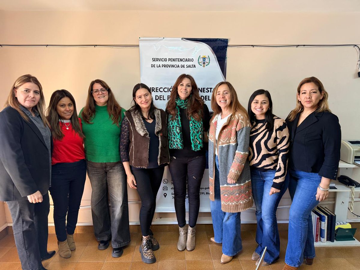 smentalsalta's tweet photo. 👉🏼Realizamos una nueva jornada de capacitación en “Concientización y Prevención del Suicidio”.

👉🏼Esta vez, la jornada estuvo destinada al personal del Servicio Penitenciario del interior de la provincia de Salta.

👉🏼La misma se realizó de manera virtual 

#prevencióndesuicidio https://t.co/FHdaWnX8wt
