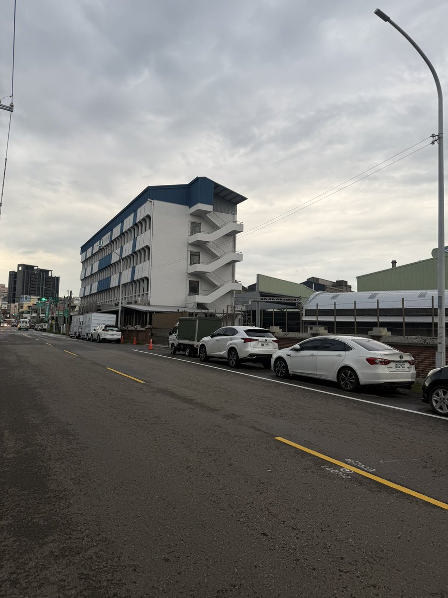 oooouuu173's tweet photo. 心煩 誰來跟我聊聊天 https://t.co/AU2PLKMDf0