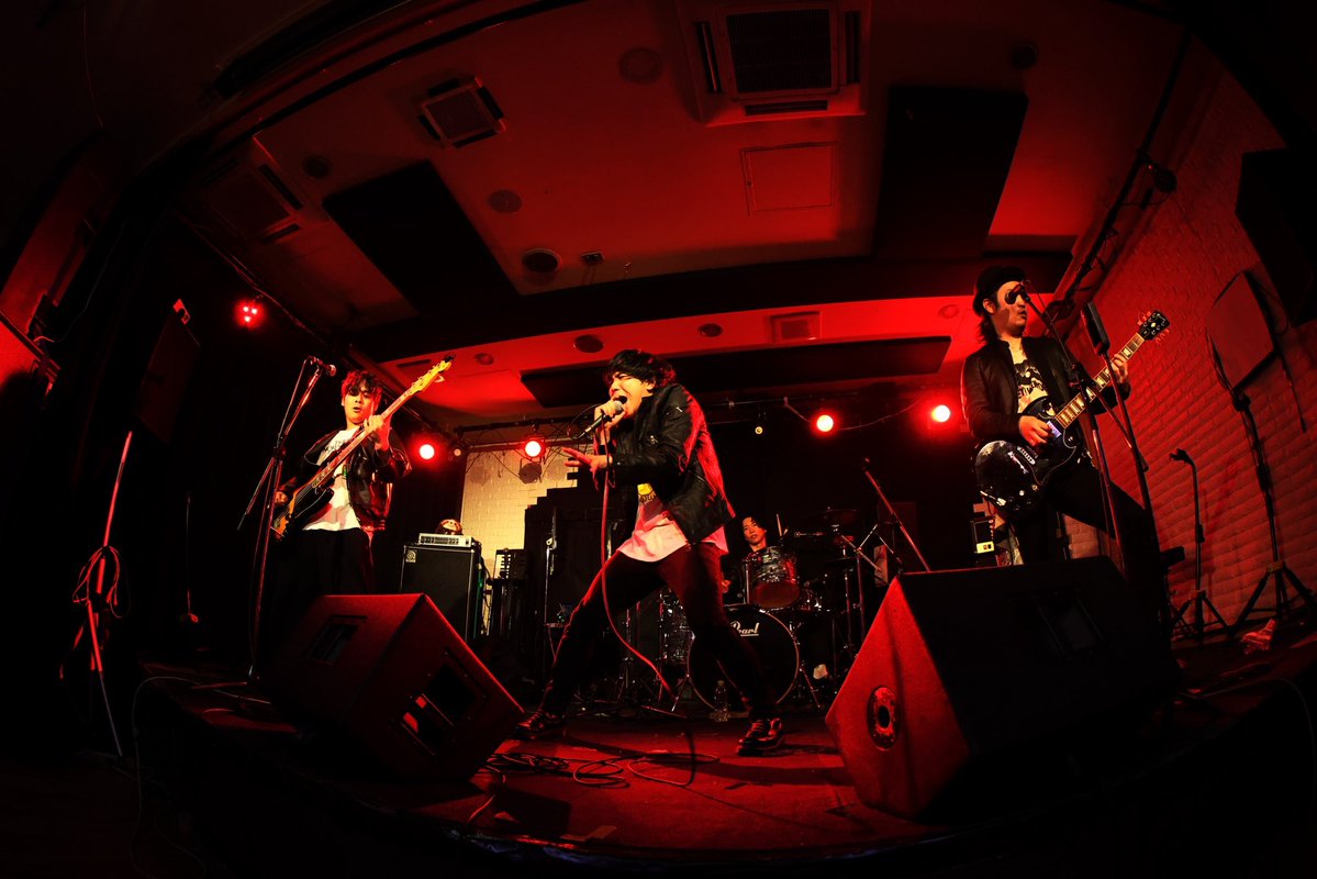 JUNK HEARTSもやっと始まりました。 やっぱりライブは最高！ もっと