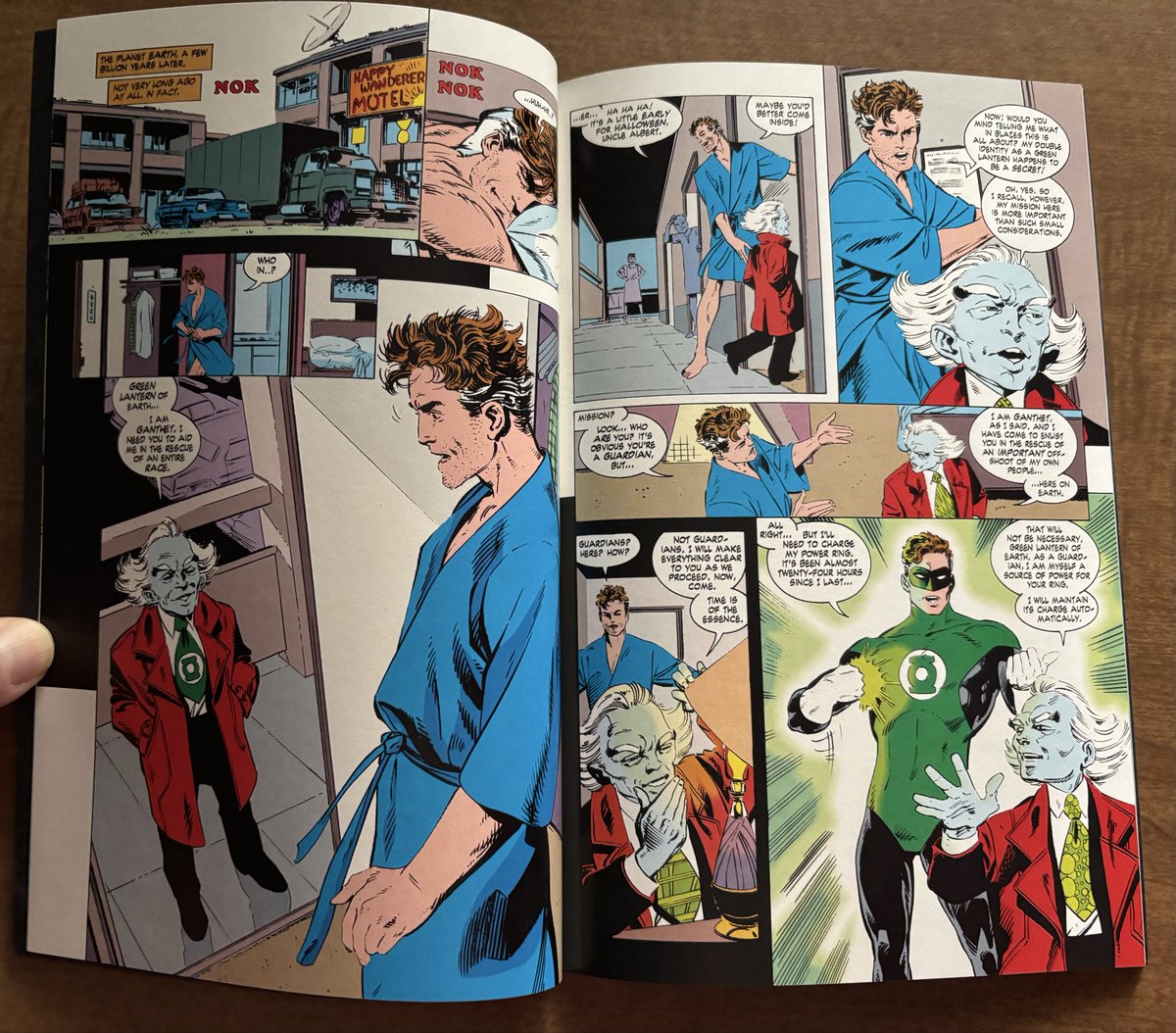 CanaDaBear1701's tweet photo. Random comic box pull today. Back in '92 I wasn't much of a Green Lantern fan but if you're going to team up award winning science fiction novelist Larry Niven with one of my favourite comics creators John Byrne, there's no way I'm passing on that.
Happy Monday! 😊
#MyComics https://t.co/VMlxLHXySD