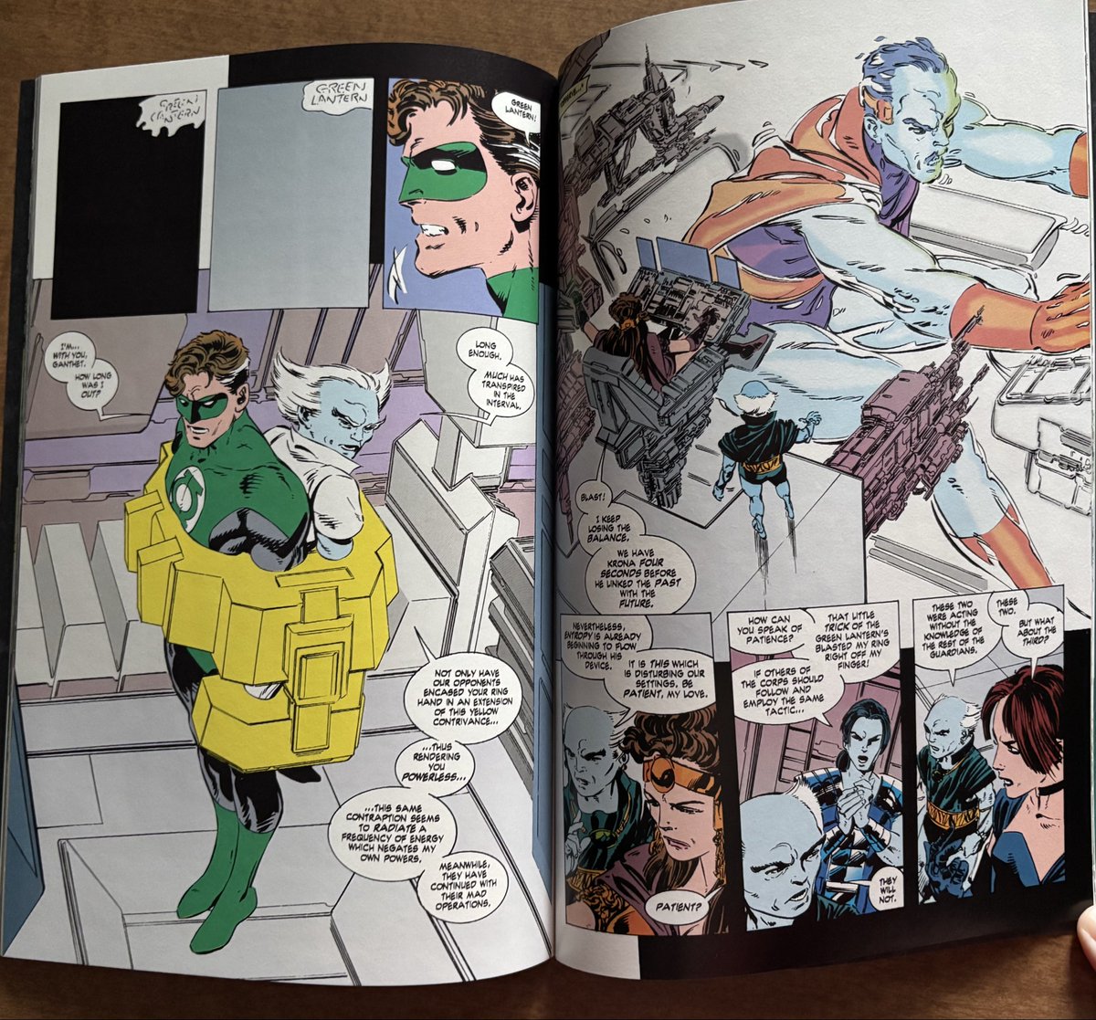 CanaDaBear1701's tweet photo. Random comic box pull today. Back in '92 I wasn't much of a Green Lantern fan but if you're going to team up award winning science fiction novelist Larry Niven with one of my favourite comics creators John Byrne, there's no way I'm passing on that.
Happy Monday! 😊
#MyComics https://t.co/VMlxLHXySD