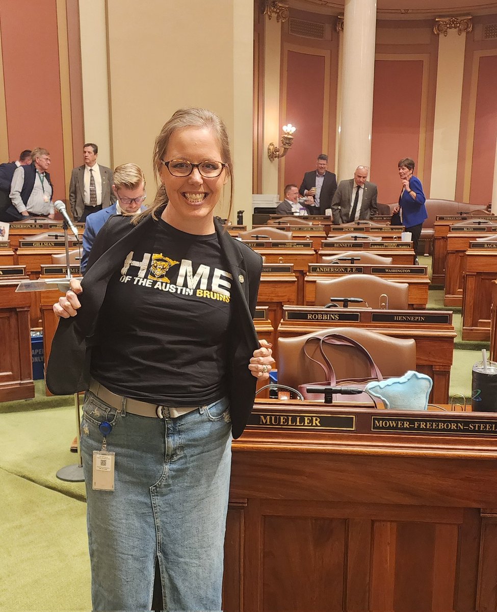 Representative Patricia Mueller tweet media
