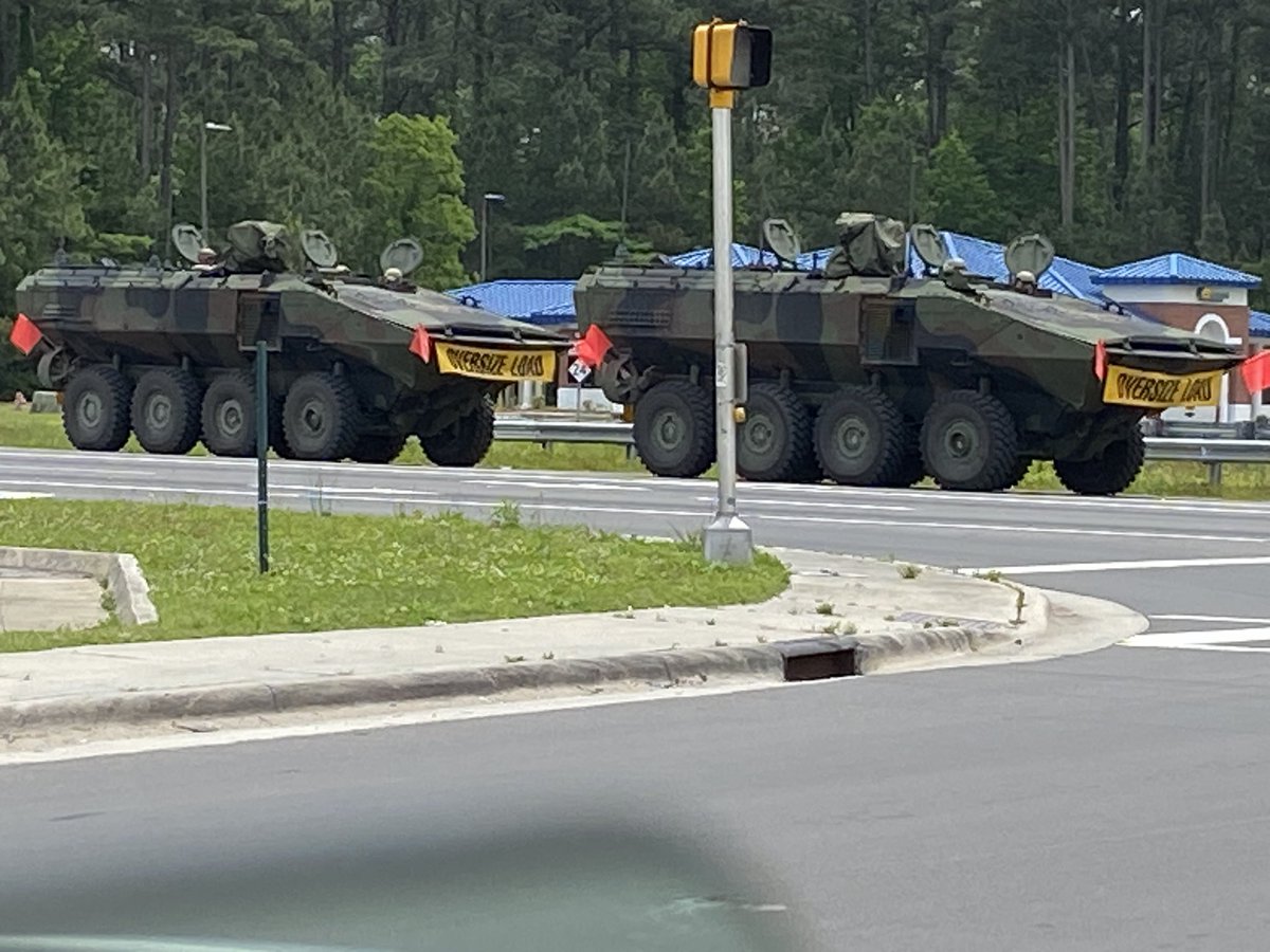 Timothy45696524's tweet photo. Afternoon Freakizoidz 🖤🦇 , boys coming back from playing in the field
🫡🇺🇸. #USMarinecorp #Mondayplaytime https://t.co/vJgOGyCGpy