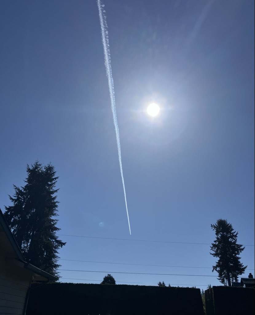 ralphcwalter's tweet photo. Snohomish, Washington right now looking east. https://t.co/WkGSrWg20x