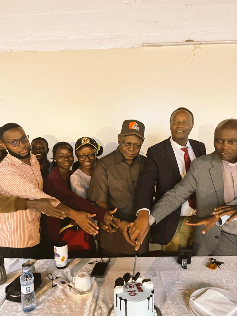 BwerantareKab's tweet photo. As the Bwerantare Kabale chapter we would like to take this opportunity to thank our guest speakers who are great OBs of Nature school for having attended our 1st edition of kiganiro. Great thanks to our chief guest speaker Prof. Charles kwesiga for honouring our invitation. https://t.co/Itqsas3q10