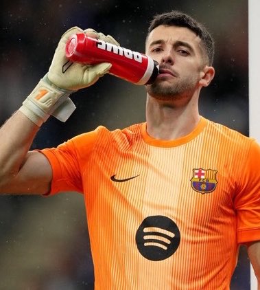 Jude vs Joan last 2 El Clasicos:

38/47 Acc. Passes   49/54 Acc. Passes                 
1/4 Aerial Duels          3/3 Aerial Duels
2 Tackles                           1 Tackle

TALK IS CHEAP 😶😶😶