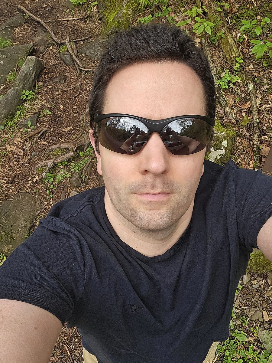 Alex Reid tweet media