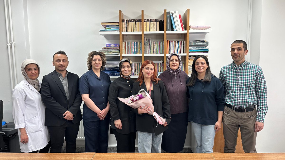 ataunihastane's tweet photo. Atatürk Üniversitesi Araştırma Hastanesi'nde Psikologlar Günü Kutlandı

Başhekim Yardımcısı Doç. Dr. Esra Dişçi ve Sağlık Bakım Hizmetleri Müdürlüğü katılımıyla gerçekleştirilen etkinlikte, hastanede görev yapan psikologlara çiçek takdim edildi. https://t.co/skna87GCOI