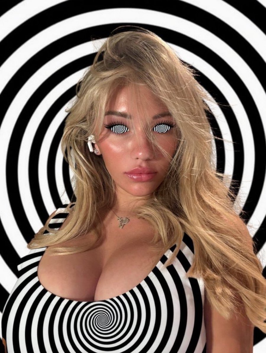 Huntresslyna💋 tweet media