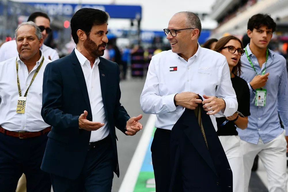 Zona Paddock tweet media