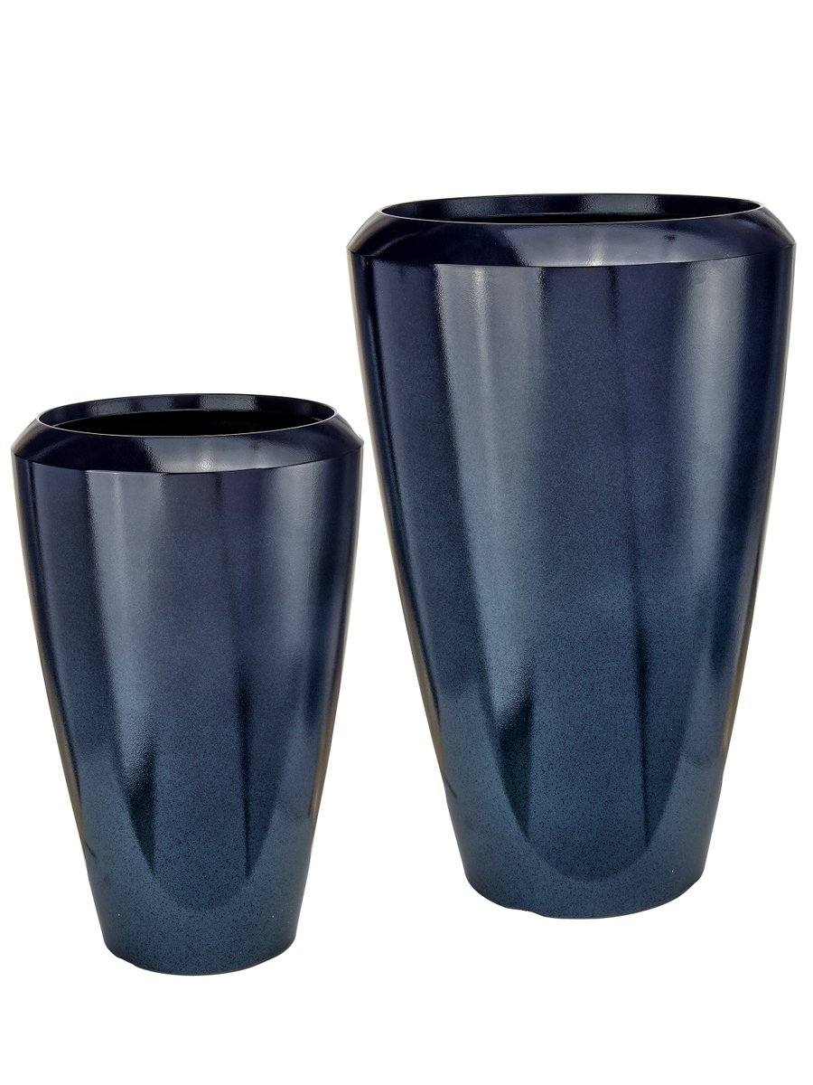 regency_rib's tweet photo. Upgrade your assortment with select fibre resin container styles now available at 30% off case pricing. Built for versatility, style, and strong sell-through potential. Promo ends May 15 while supplies last.

Shop now 👉 https://t.co/GmQaIUqnYN
#GardenCenter #GardenCenterSupplies https://t.co/n0q4VY2TAZ