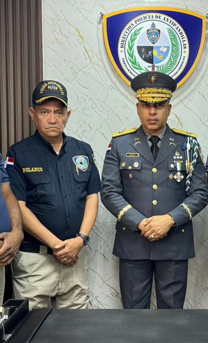 torres_dotel's tweet photo. Más de 30 años de amistad, vivencias y momentos dentro y fuera de la @PoliciaRD hicieron que Polanco dejara de ser solo un amigo para convertirse en mi hermano y parte de mi familia. Hoy duele tu partida, pero tu lealtad, nobleza y cada recuerdo vivido quedarán conmigo. 👮‍♂️💔💫👮‍♂️ https://t.co/o92NAoM55I