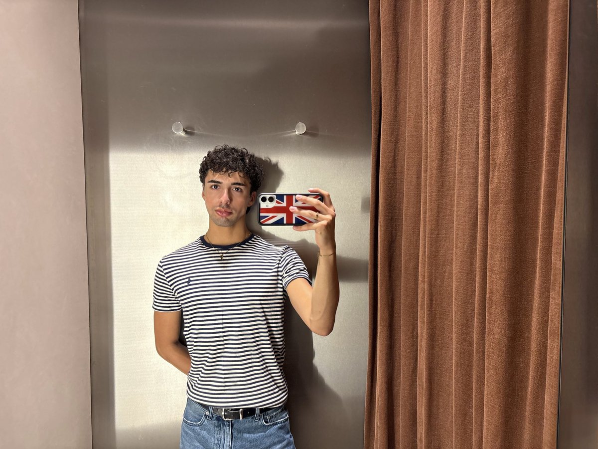 prettyboybluee's tweet photo. shopping https://t.co/ORTnID4hmC