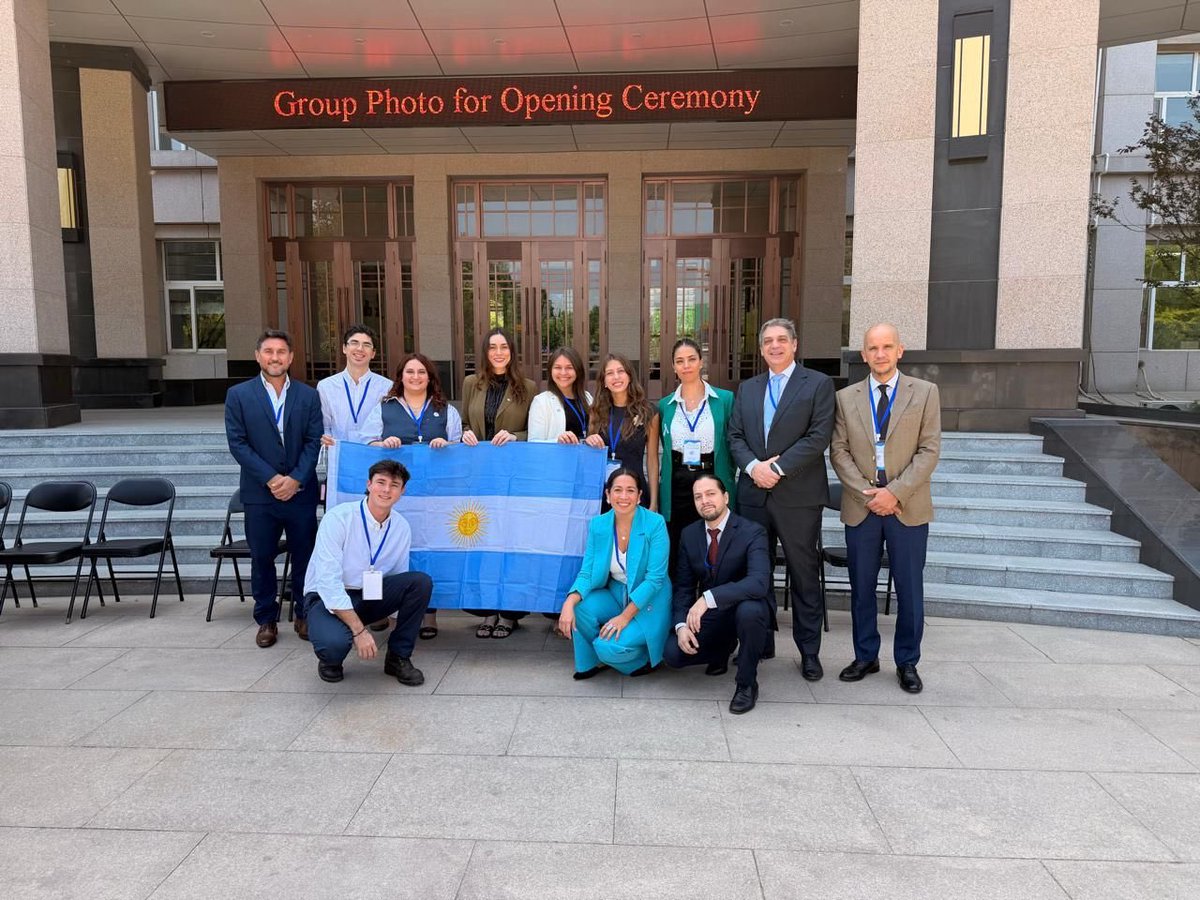 CEI_UCA's tweet photo. #Noticias 🗞️ | @ClaudioRobelo y @tomasmugica, miembros del CEI-UCA, se participan del seminario “Innovation and Development of New Forms of Foreign Trade”, organizado por China Council for the Promotion of International Trade, con el apoyo del Ministerio de Comercio de China. https://t.co/5C3F7fwfOD