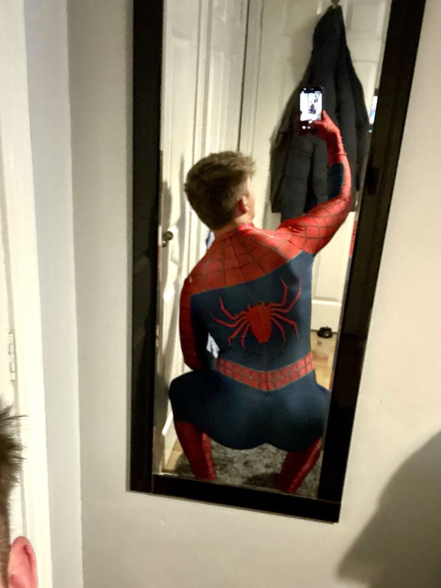 isaacjamessss's tweet photo. maybe i lied… here’s spidey squatting 🕷️ https://t.co/bJTrG1hBiK