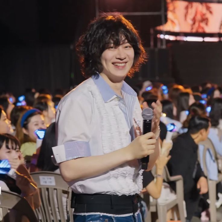 yechulholic's tweet photo. this is genuinely the cutest hairstyle he had ever had like aigooo kyopta https://t.co/tGyC23ztaf
