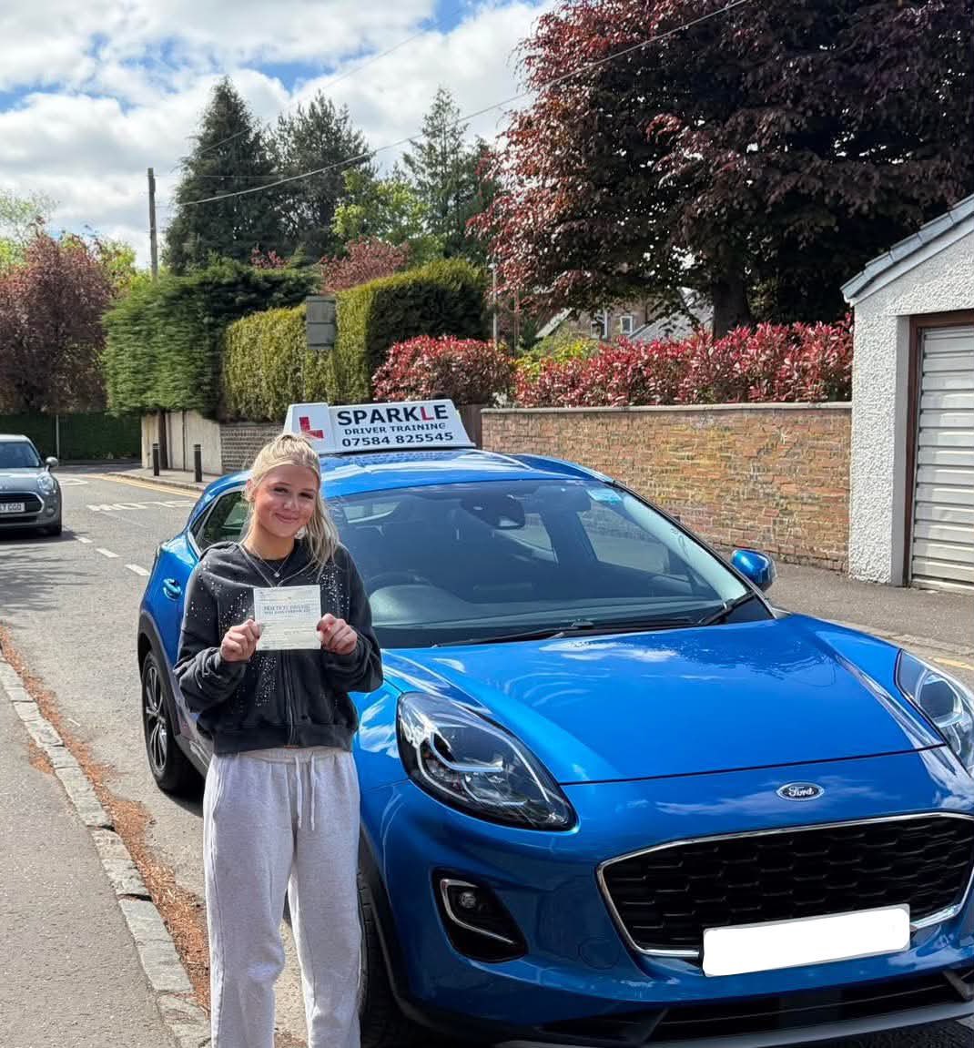 DriverSparkle's tweet photo. 🚨 1st Time Pass Alert 🚨

Congratulations to Chloe who easily passed her driving test today on her 1st attempt at Paisley Test Centre. 

Chloe learned to drive with the help of Douglas Clark, who can be contacted directly on 07879 695499 to book in for lessons. https://t.co/DxCRc3TH3M