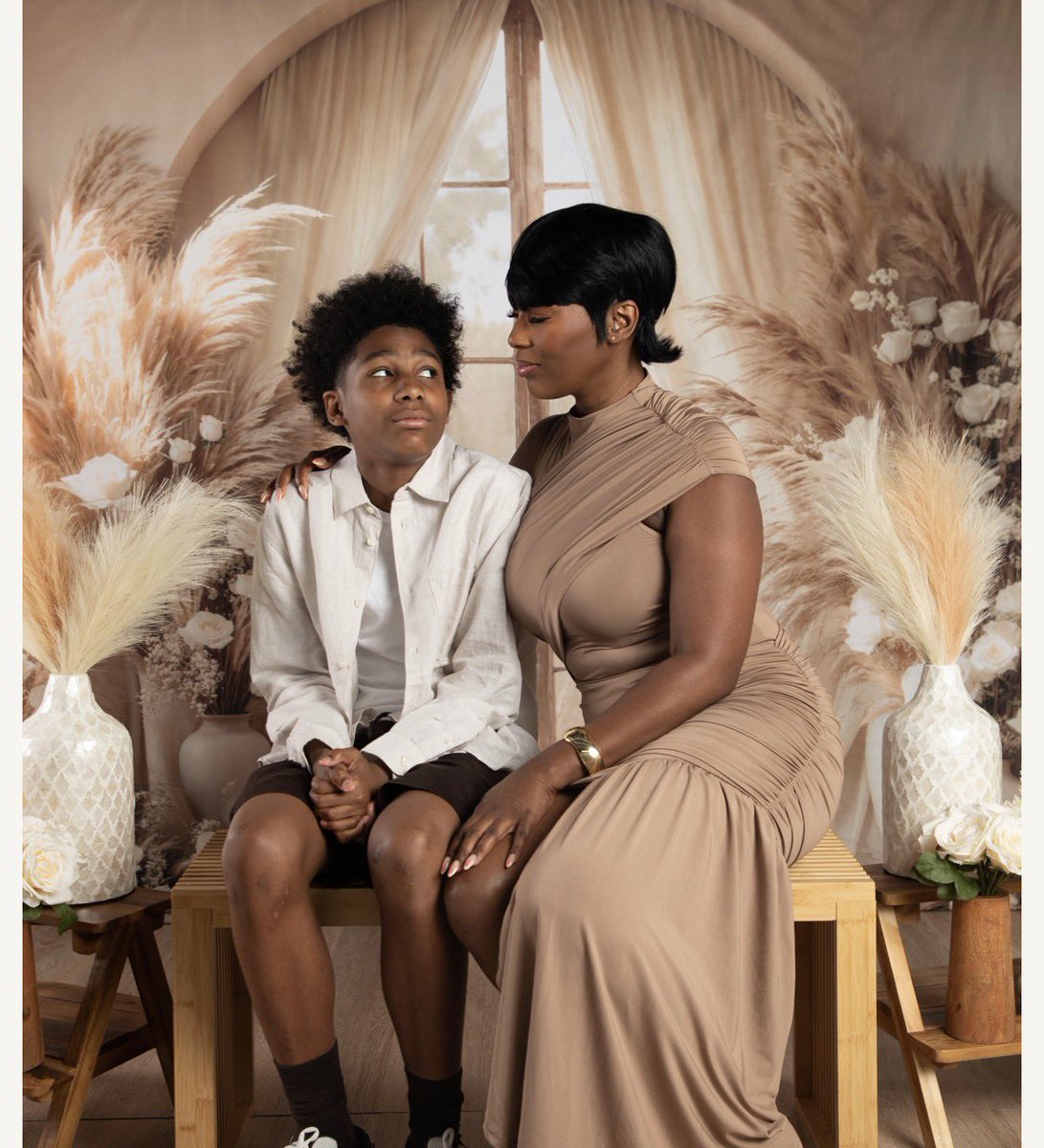 COCOA_DOLL's tweet photo. Moms that coordinate outfits and photo shoots deserve praise baby it’s not for the weak. I got it done though. https://t.co/rTqd0eZdqt