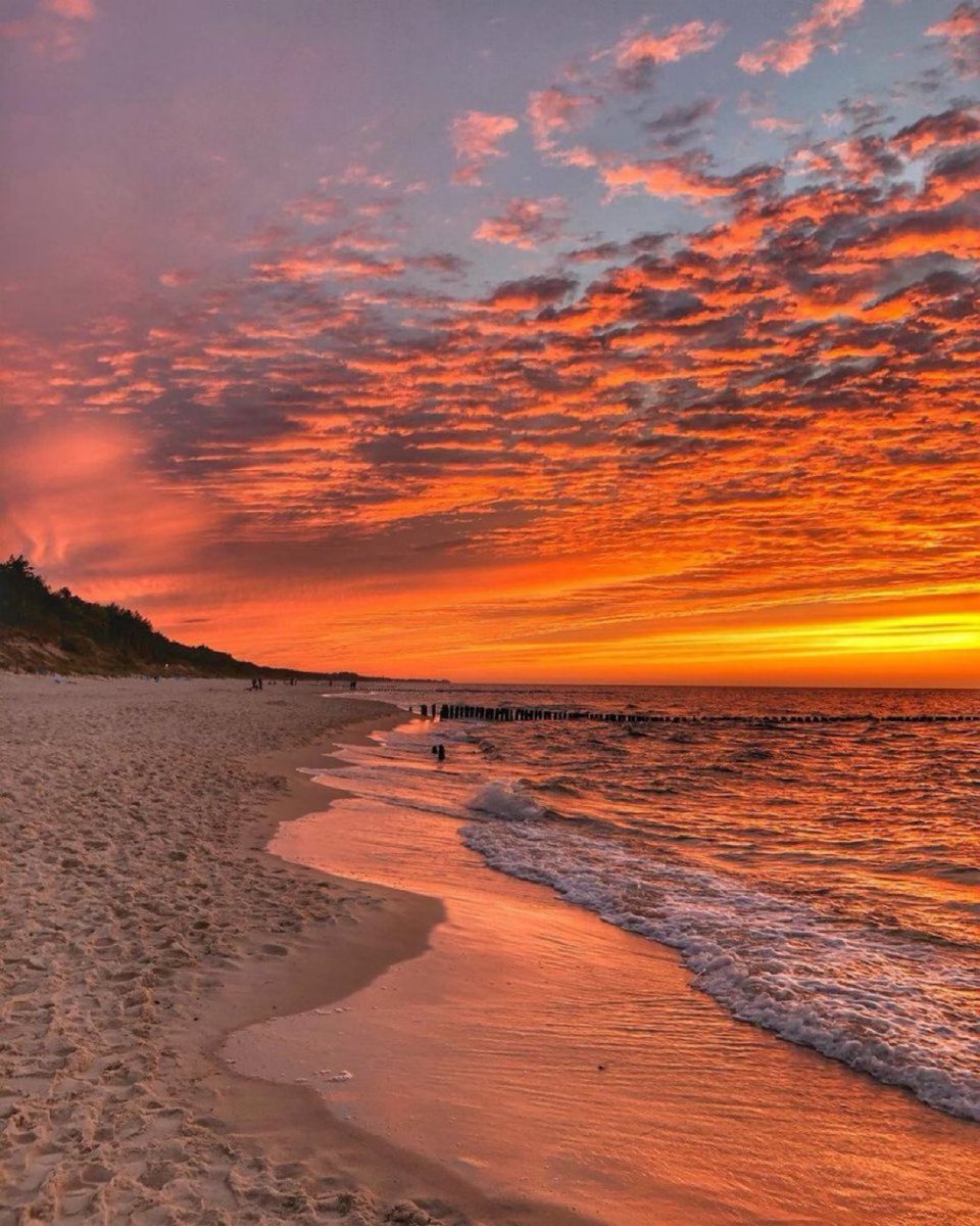 viewsoff's tweet photo. Ocean Sunset https://t.co/DS92Ua4xfP