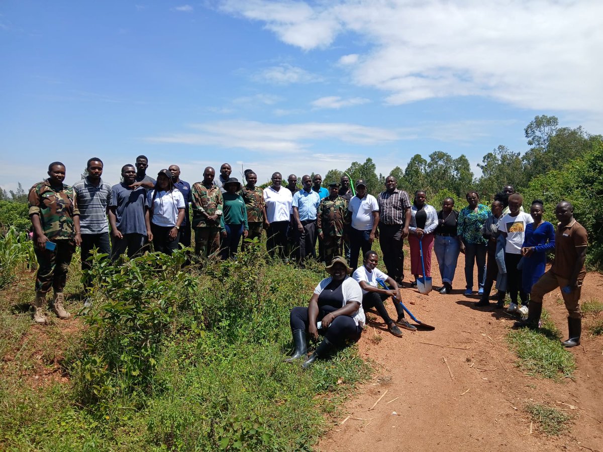 KESRETI's tweet photo. On Friday, May 8, our KESRETI team, in collaboration with @KeForestService, planted 1,300 trees at KESRETI Headquarters, Kibos, Kisumu as part of Kenya’s 15 Billion Trees vision.
Proud to do our part for a greener Kenya!
#KESRETI #TreePlantingKE #15BillionTrees https://t.co/njAIE9EQxQ