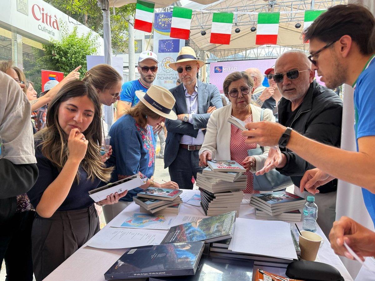 Italy in Ecuador tweet media