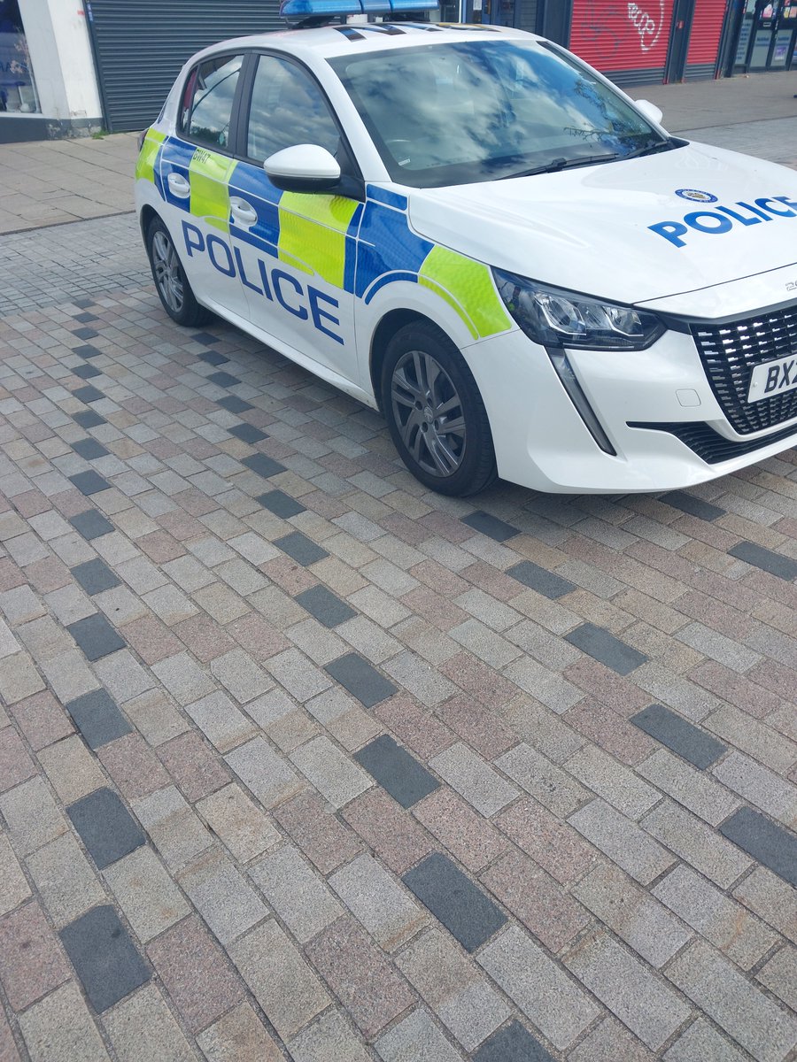WeoleyWMP's tweet photo. PCSOs from Northfield and Weoley have patrolled Northfield High Street today and checked an abandoned vehicle with no tax. As it's on private land, PCSOs will contact the council to arrange it's removal. 👮‍♂️👋 https://t.co/oCymNqM6lU