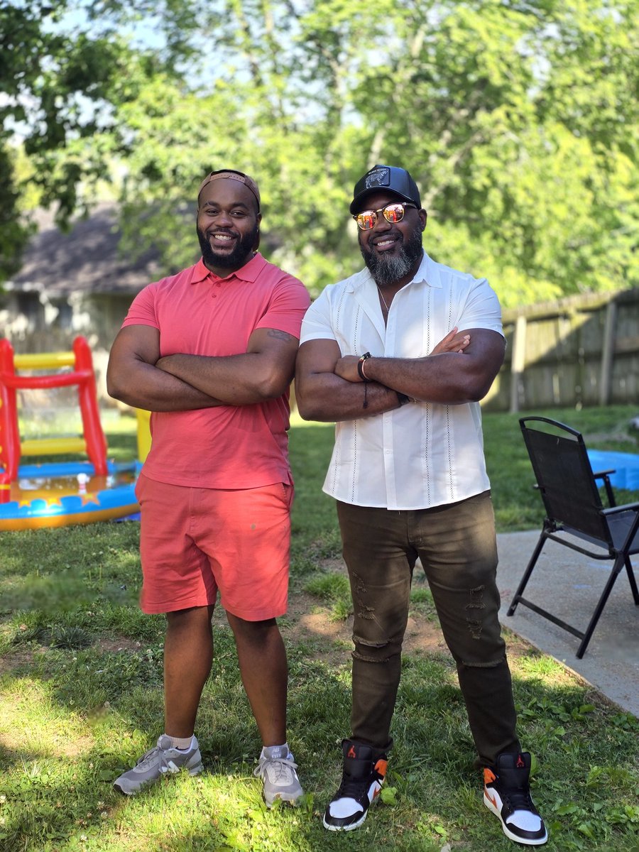 Brother2DaNite's tweet photo. #HannaHMen 👊🏿💥💪🏿
#PaPaBear #DaddyLovesYou #TheCub 
#FatherAndSon https://t.co/mZ5GDe2r4Z