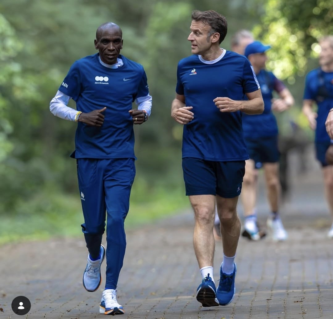 CarolRadull's tweet photo. The GOAT 🐐 

Eliud Kipchoge with French President Emmanuel Macron. https://t.co/3SyeZAMyvV