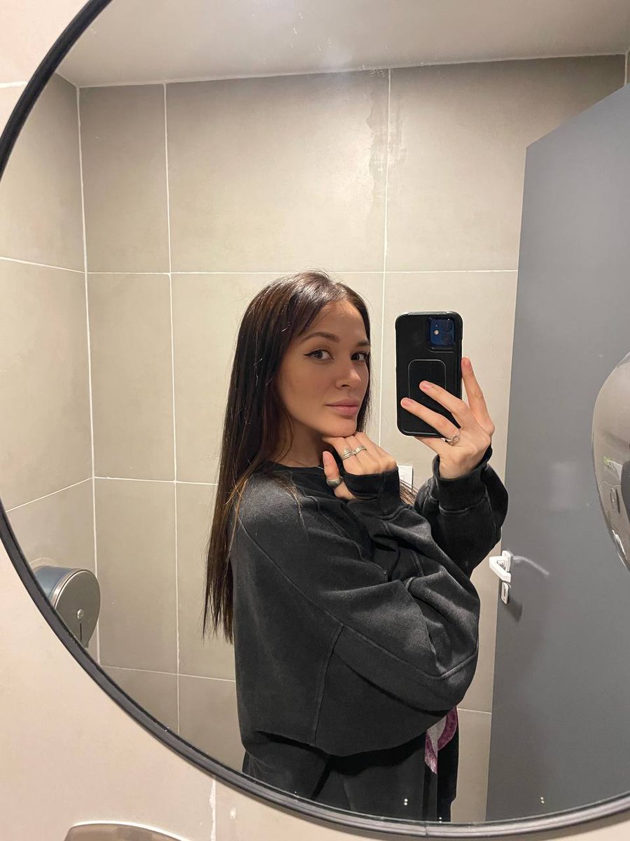 Chloé & Camille tweet media